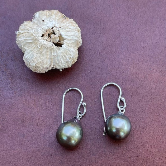 Tahiti Pearl Earring